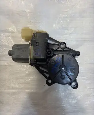 Ford Fiesta Front door window regulator motor 0130822619