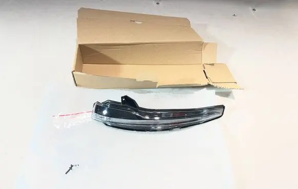 Mercedes-Benz E W213 Mirror indicator light A0999064601
