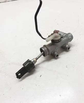 Lexus IS 220D-250-350 Clutch master cylinder