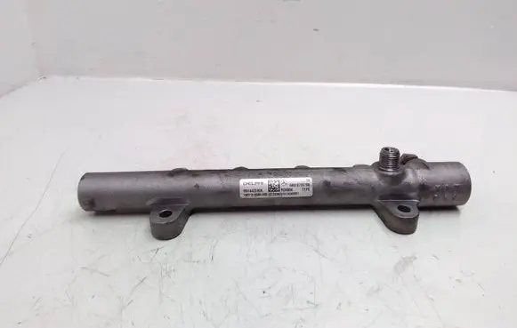 Mercedes-Benz C W205 Fuel main line pipe A6510700700 R9144Z240A