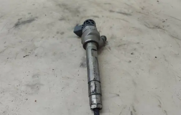 BMW 3 F30 F35 F31 Fuel injector 781070202 7810702 0445110478