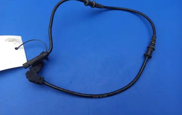 Mercedes-Benz C W203 ABS brake wheel speed sensor A2035400417 2105407681