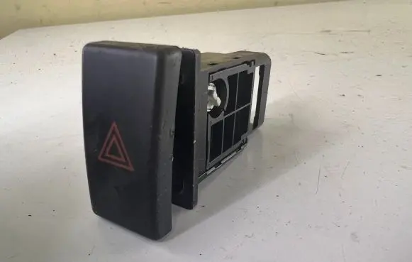 Toyota Avensis T250 Hazard light switch 157963 TR9503