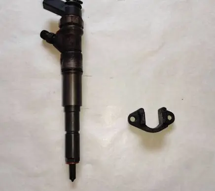 BMW 5 E60 E61 Fuel injector 0445110212 7794652
