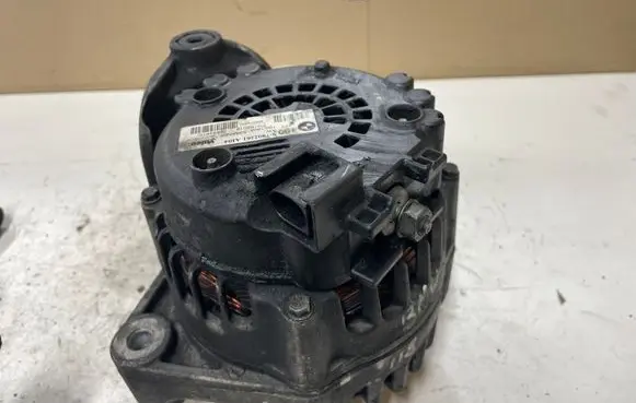 BMW 1 E82 E88 Generator/alternator 7802261 S38AN08 2543461C