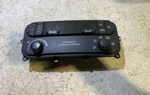 Chrysler Voyager Climate control unit P05127377AA 12239599 207700023