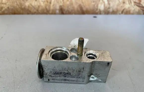 Air conditioning (A/C) expansion valve