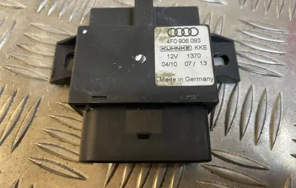Audi A6 S6 C6 4F Fuel injection pump control unit/module 4F0906093 1370