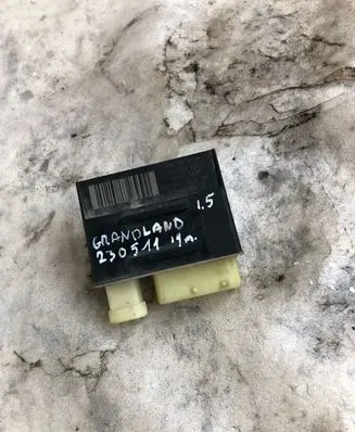 Opel Grandland X Glow plug pre-heat relay 9662570880