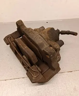 Skoda Superb B6 (3T) Front brake caliper