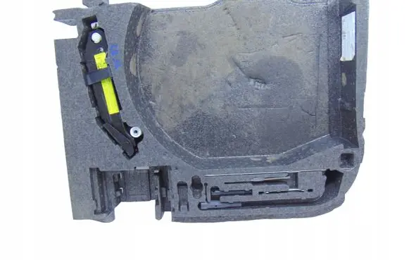 Audi TT TTS Mk2 Tool set 8J0864501F