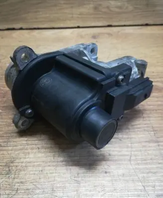 Volkswagen Golf Plus EGR valve 03G131501N 03G131502