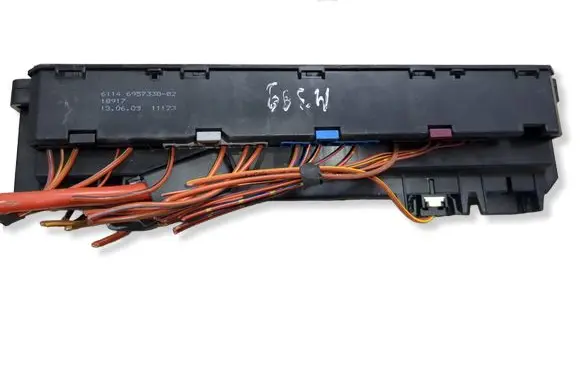 BMW 5 E60 E61 Fuse module 6957330 18917