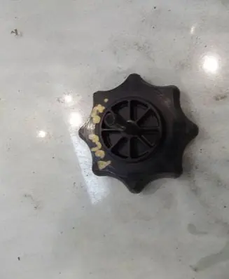 Volkswagen Cross Polo Spare wheel bolt 