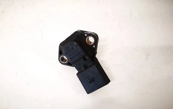 Volkswagen Bora Air pressure sensor 038906051 0281002401