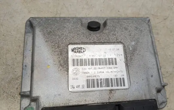 Fiat Panda III Engine control unit/module 51782647 5MPE4MC7G 6160112702
