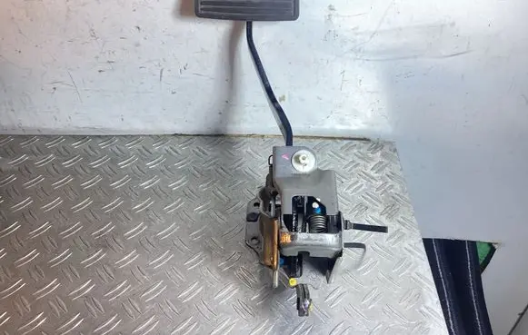 Honda CR-V Brake pedal 