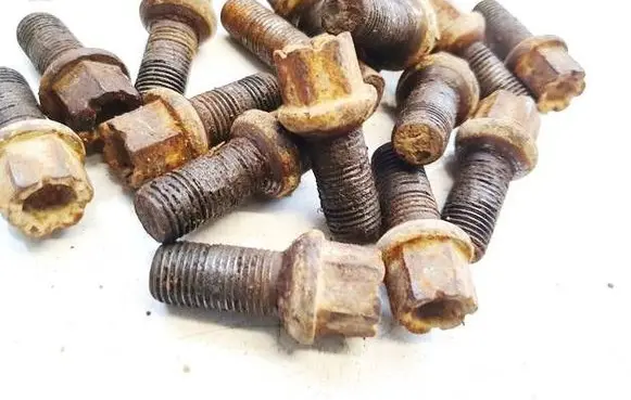 Nuts/bolts