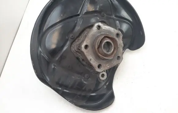 Rear wheel hub
