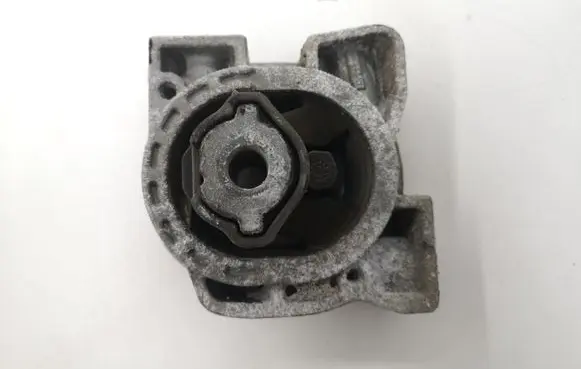 Mercedes-Benz A W169 Engine mount bracket A1692400918