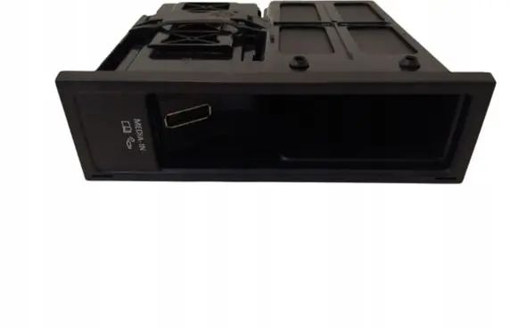 Volkswagen PASSAT B7 USB socket connector 5N0035342E 5N0035344F