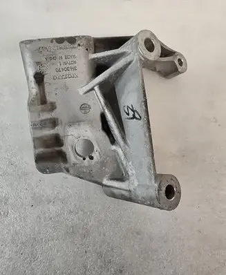 Volvo XC90 Engine mounting bracket 31430470