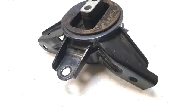 Hyundai Santa Fe Engine mount bracket M04S1400