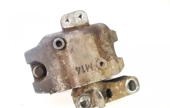Engine mount bracket