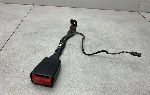 Volkswagen Touran II Front seatbelt buckle 1T1857755E