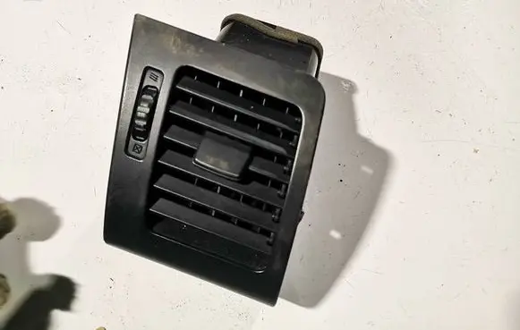 Lexus RX 300 Dash center air vent grill 5568048040 55680-48040