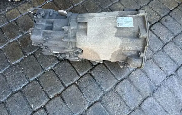 Volkswagen Crafter Manual 6 speed gearbox R9062610003