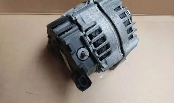 BMW 3 F30 F35 F31 Generator/alternator 8570675
