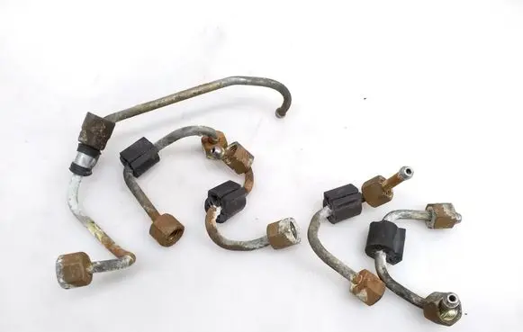 Seat Tarraco Fuel injector supply line/pipe 
