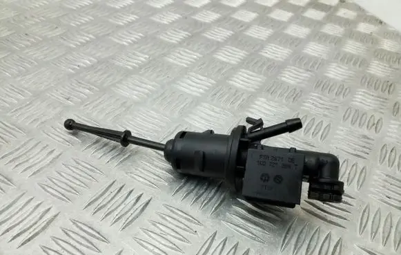 Skoda Octavia Mk2 (1Z) Clutch master cylinder 1K0721388T
