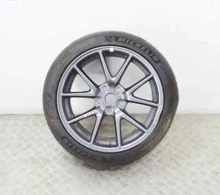 Tesla Model 3 R18 alloy rim 104426100A
