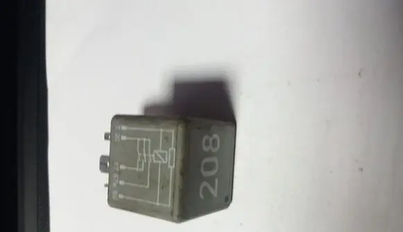 Audi A6 S6 C5 4B Other relay 8A0951253B