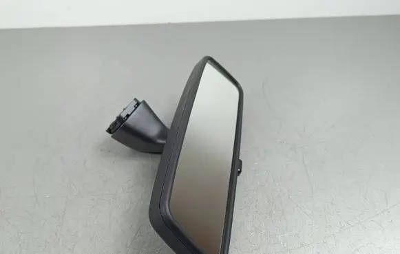 Rear view mirror (interior)