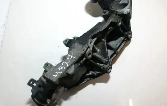 Nissan X-Trail T31 Engine mounting bracket 8200527320