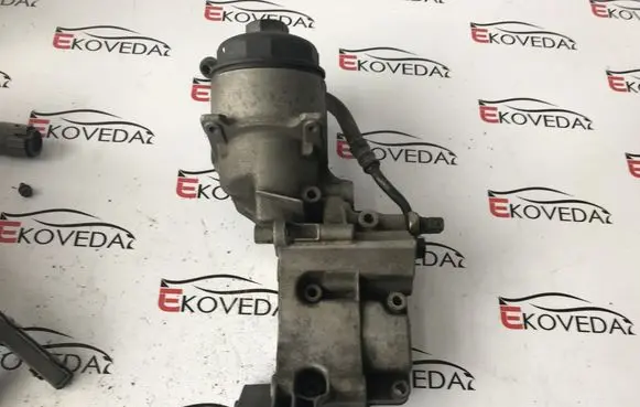 BMW 7 E38 Oil filter mounting bracket 6750330