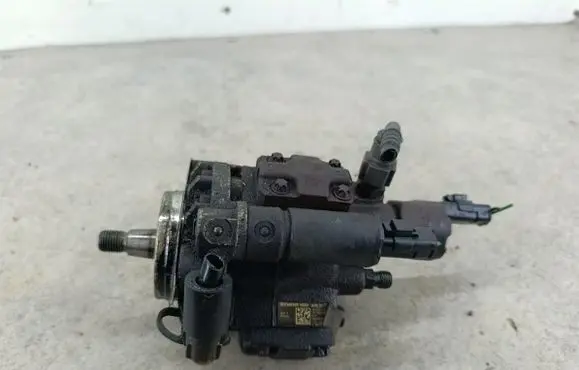 Ford Focus Fuel injection high pressure pump 4M5Q9B395AD