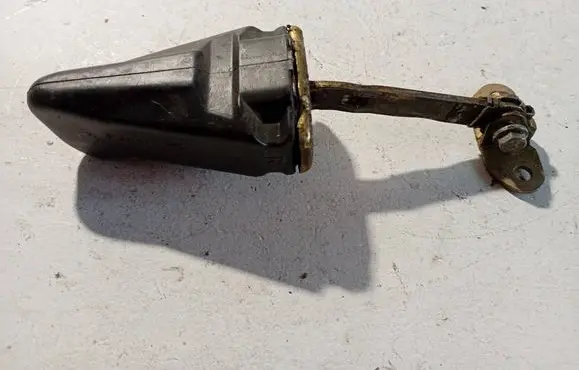Volkswagen Golf III Rear door check strap stopper 1H4839249