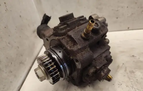 Renault Trafic II (X83) Fuel injection high pressure pump 8200690744