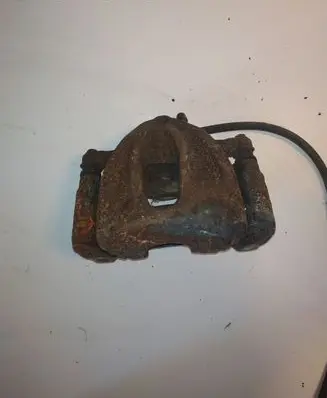 Toyota Corolla Verso E121 Front brake caliper