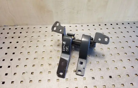 BMW 5 E60 E61 Tailgate/trunk/boot hinge 7061384