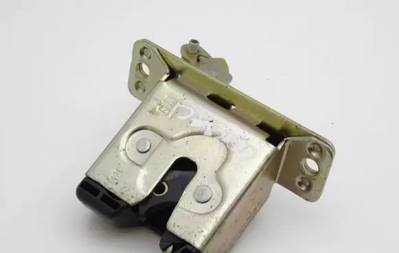 Opel Corsa C Tailgate/trunk/boot lock/catch/latch 90534769