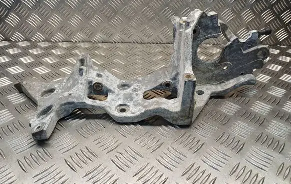 Skoda Octavia Mk3 (5E) Generator/alternator bracket 04L903143B
