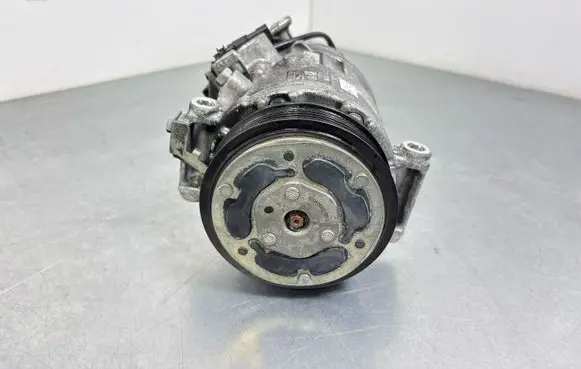 Land Rover Defender Air conditioning (A/C) compressor (pump) M8A219D629CB