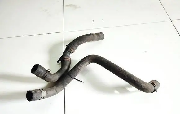 Volkswagen Golf IV Engine coolant pipe/hose