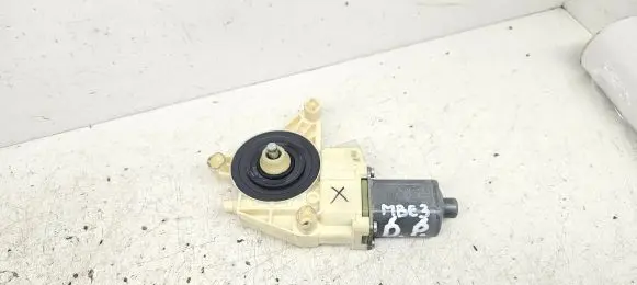 Mercedes-Benz E W212 Front door window regulator motor A2129066702 0130822636