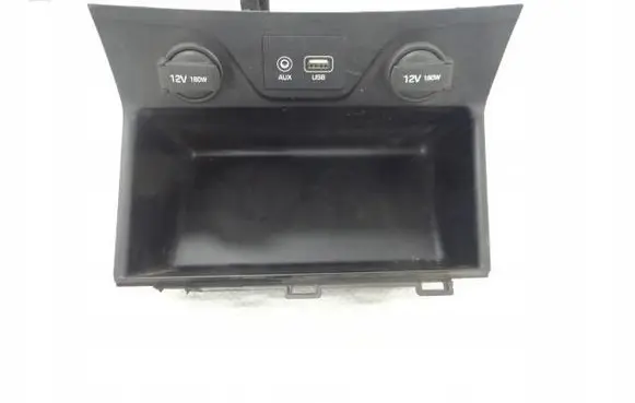 Hyundai Tucson TL USB socket connector 84631D7000